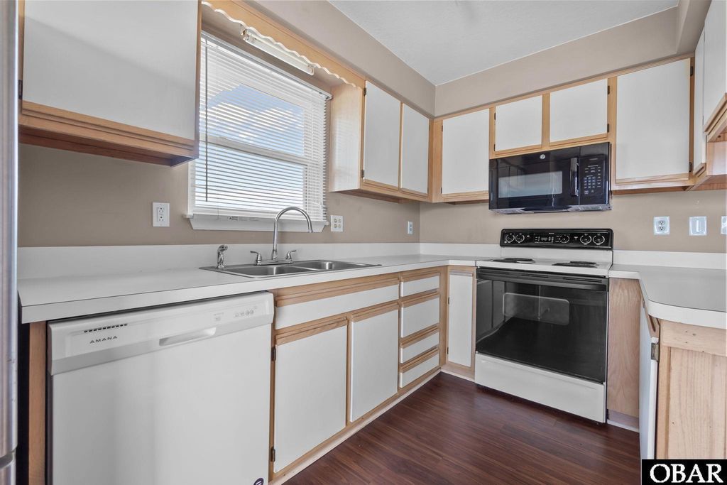 Image 8 of property listing at 3104 Coral Reef Court Unit:3104, Kitty Hawk, NC 27949