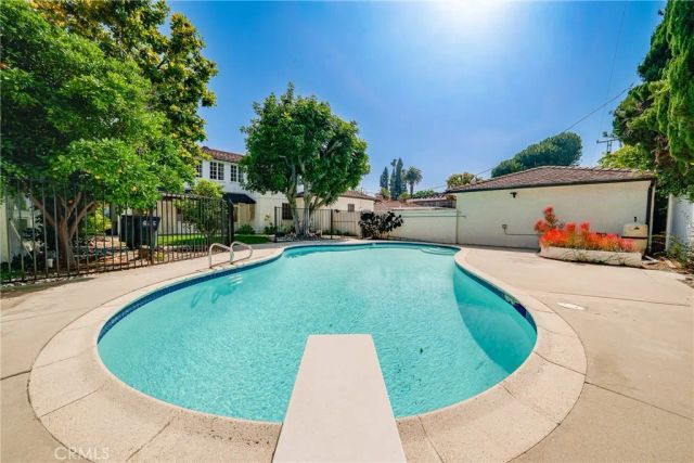 2245 E California, San Marino, CA 91108