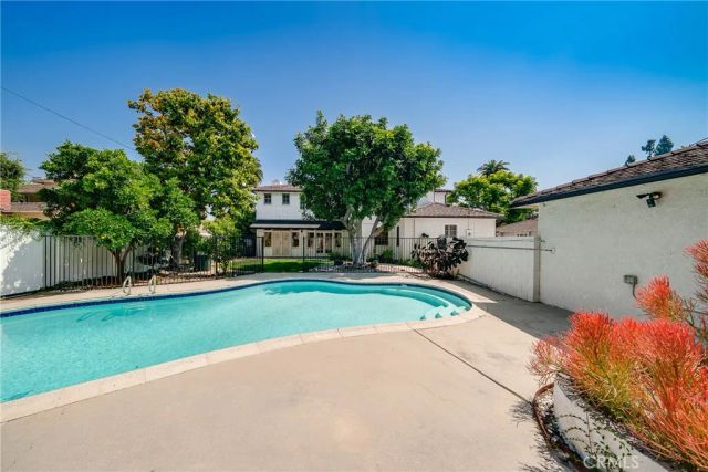 2245 E California, San Marino, CA 91108
