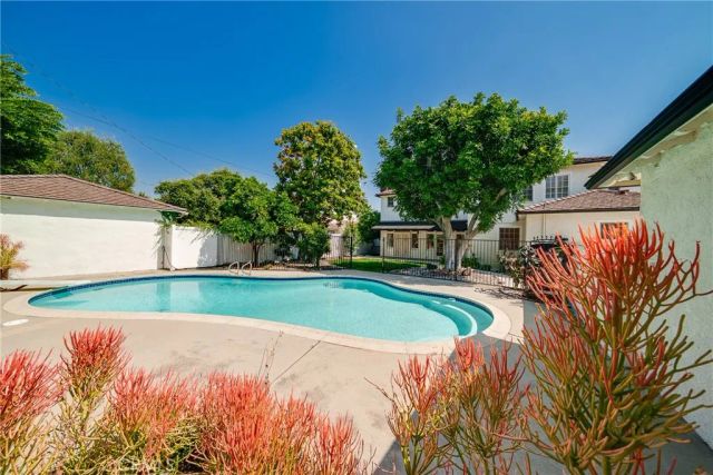 2245 E California, San Marino, CA 91108