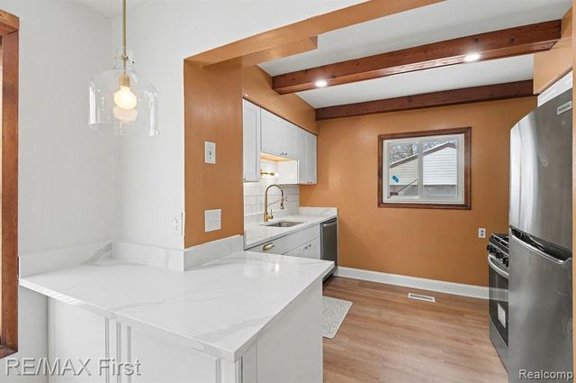 1302 Owana Avenue, Royal Oak, MI 48067