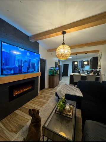 9121 S Mackinaw Avenue, Chicago, IL 60617