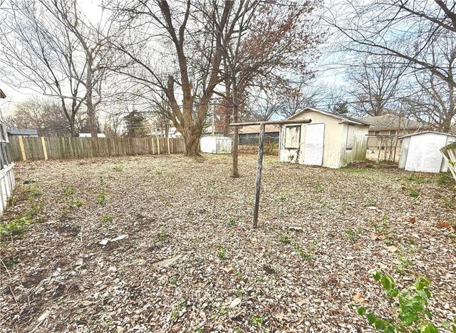 10802 Bennington Avenue, Kansas City, MO 64134