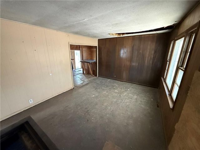 10802 Bennington Avenue, Kansas City, MO 64134