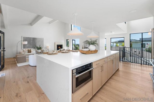 1897 Malden St, San Diego, CA 92109