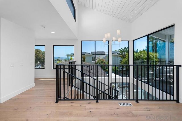 1897 Malden St, San Diego, CA 92109