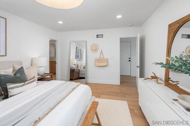 1897 Malden St, San Diego, CA 92109