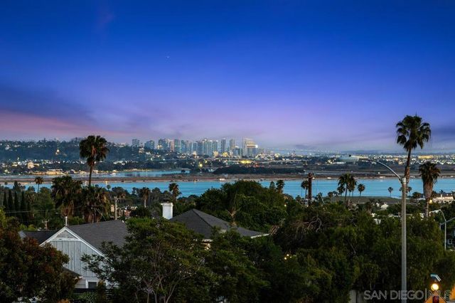 1897 Malden St, San Diego, CA 92109
