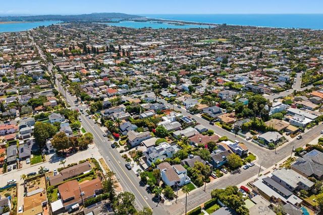 1897 Malden St, San Diego, CA 92109