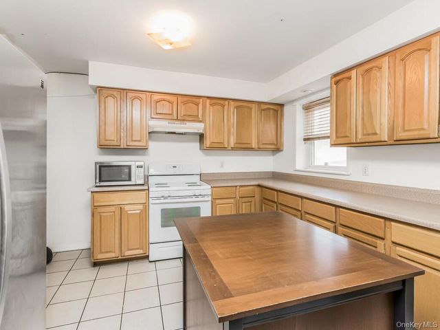 2578 Stedman Place, Bronx, NY 10469