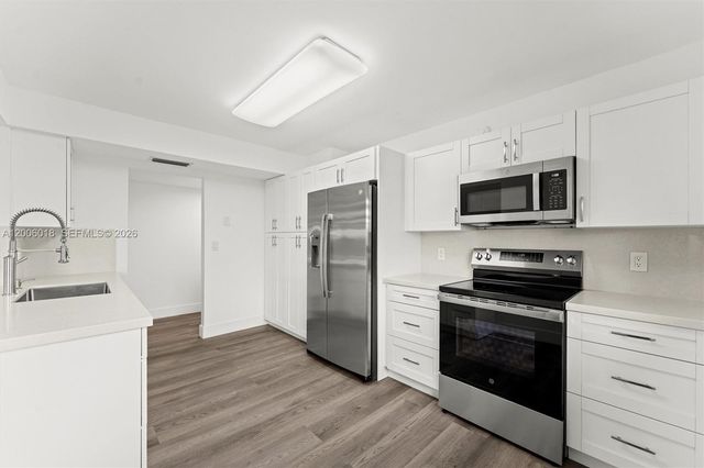 16171 Blatt Blvd 401, Weston, FL 33326