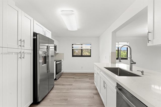 16171 Blatt Blvd 401, Weston, FL 33326