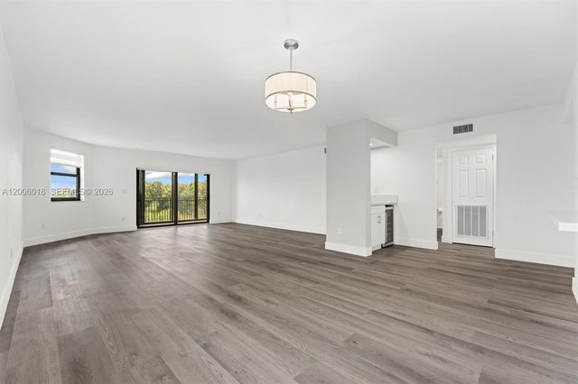 16171 Blatt Blvd 401, Weston, FL 33326