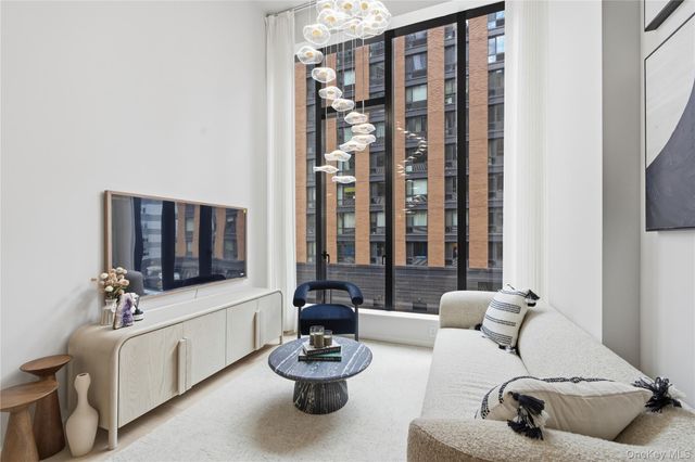 25-08 43rd Avenue 5B, Long Island City, NY 11101
