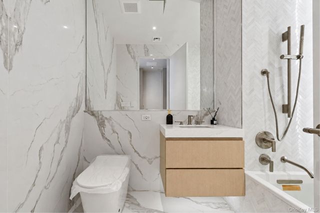 25-08 43rd Avenue 5B, Long Island City, NY 11101
