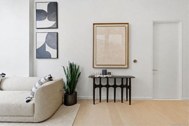 25-08 43rd Avenue 5B, Long Island City, NY 11101