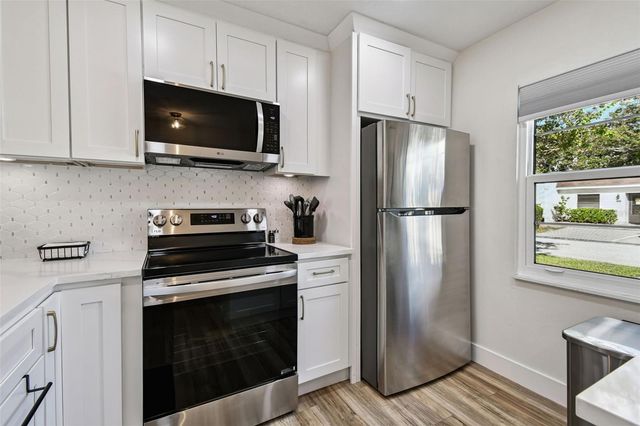 9032 MISSION OAKS BOULEVARD F, Seminole, FL 33776