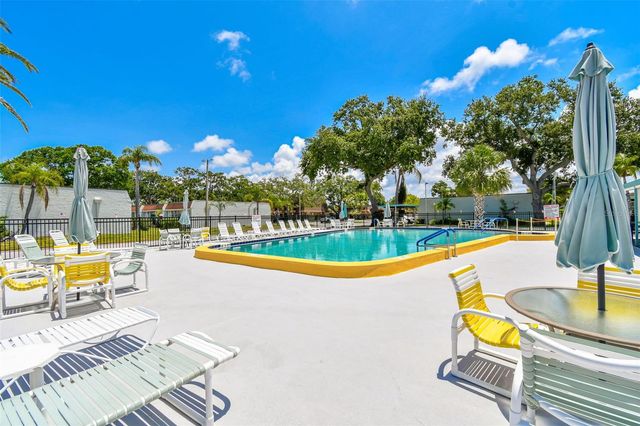 9032 MISSION OAKS BOULEVARD F, Seminole, FL 33776