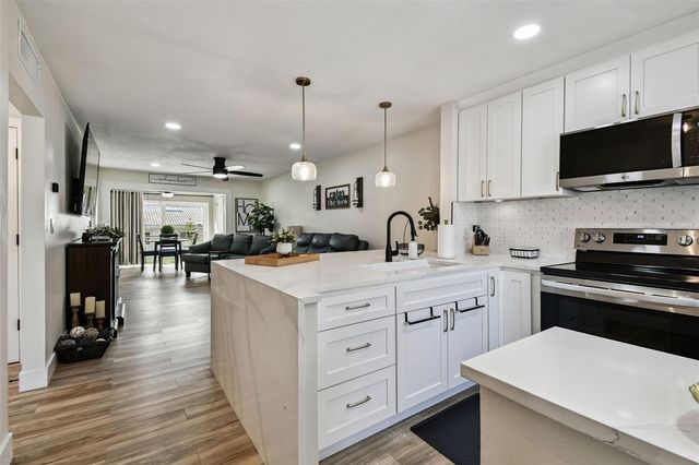 9032 MISSION OAKS BOULEVARD F, Seminole, FL 33776