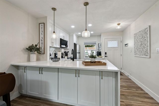 9032 MISSION OAKS BOULEVARD F, Seminole, FL 33776