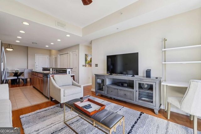 3040 Peachtree Road NW 606, Atlanta, GA 30305