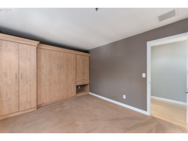 710 Nw NAITO Pkwy C12, Portland, OR 97209