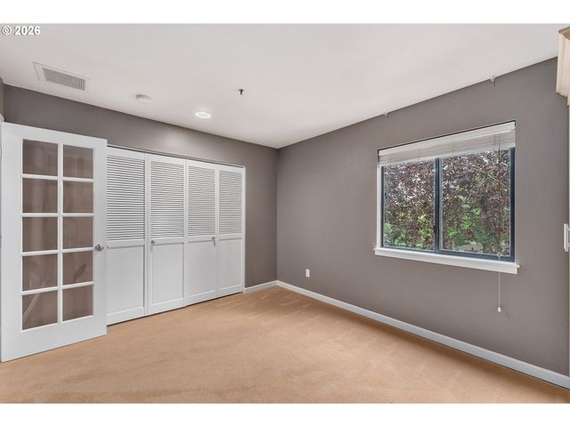 710 Nw NAITO Pkwy C12, Portland, OR 97209