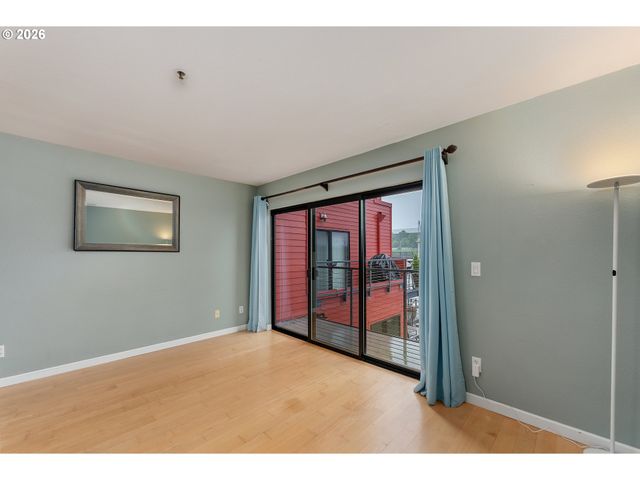 710 Nw NAITO Pkwy C12, Portland, OR 97209