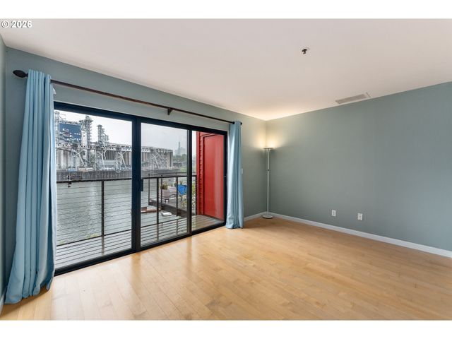 710 Nw NAITO Pkwy C12, Portland, OR 97209