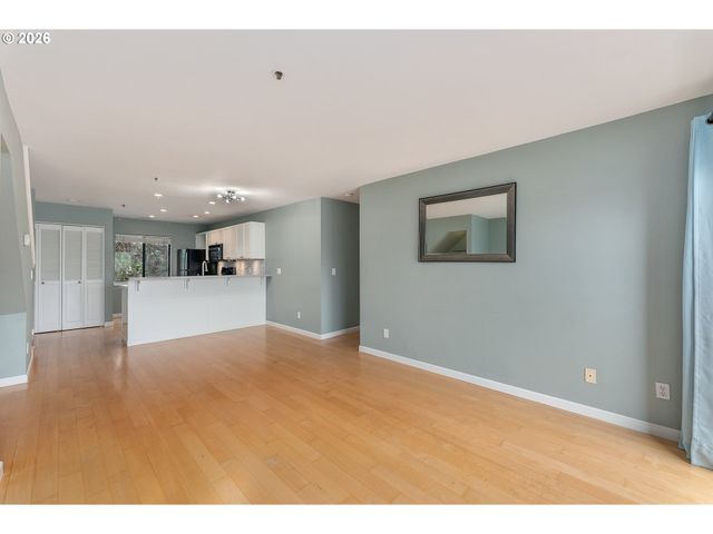 710 Nw NAITO Pkwy C12, Portland, OR 97209