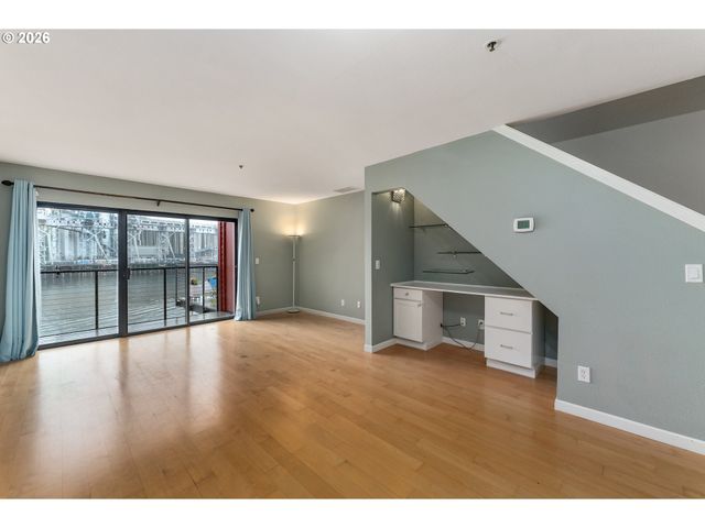 710 Nw NAITO Pkwy C12, Portland, OR 97209