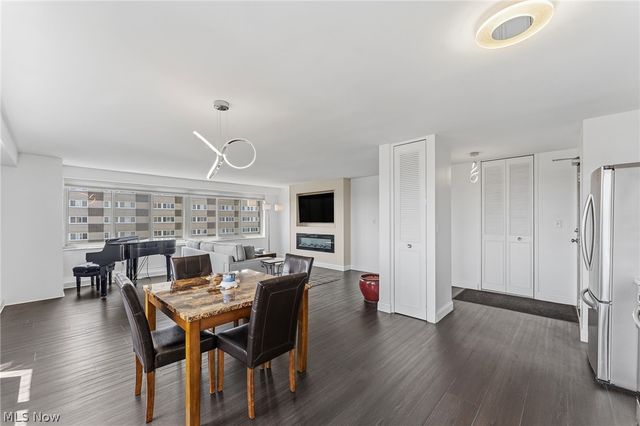 12520 Edgewater Drive 1501, Lakewood, OH 44107
