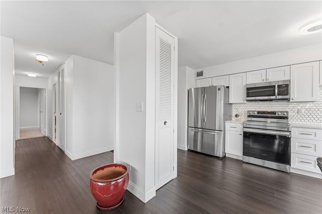 12520 Edgewater Drive 1501, Lakewood, OH 44107