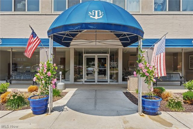 12520 Edgewater Drive 1501, Lakewood, OH 44107