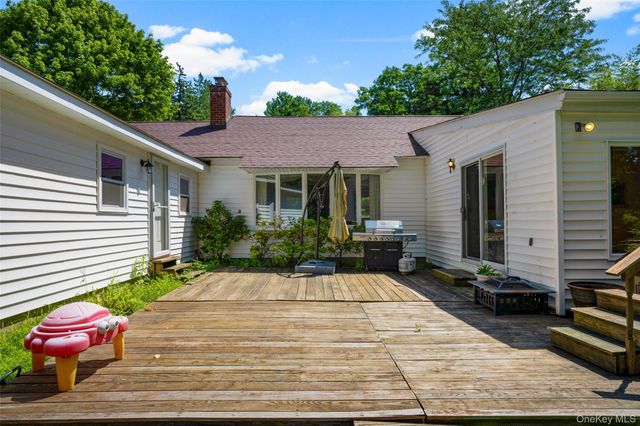 208 Woodhampton Drive, White Plains, NY 10603