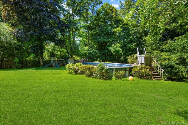 208 Woodhampton Drive, White Plains, NY 10603