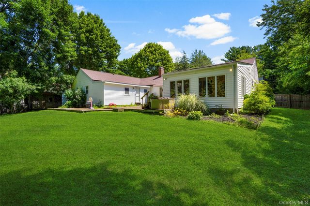208 Woodhampton Drive, White Plains, NY 10603