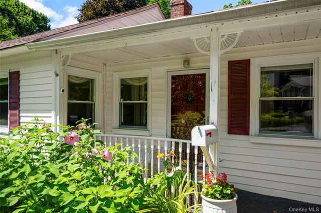 208 Woodhampton Drive, White Plains, NY 10603