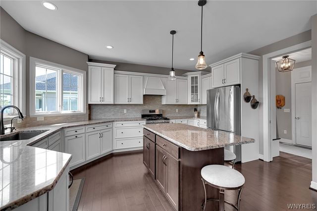 9518 Bent Grass, Clarence, NY 14032