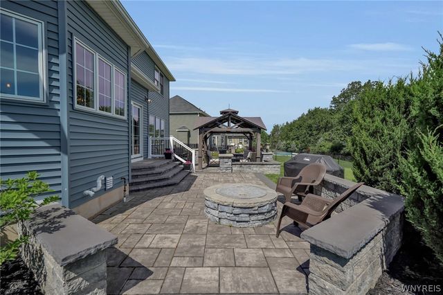 9518 Bent Grass, Clarence, NY 14032