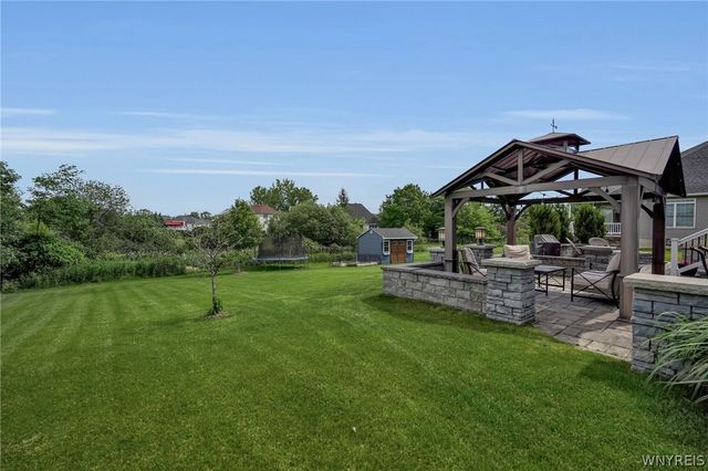 9518 Bent Grass, Clarence, NY 14032