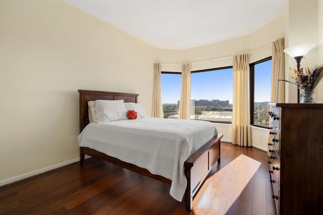 2001 Holcombe Boulevard 803, Houston, TX 77030