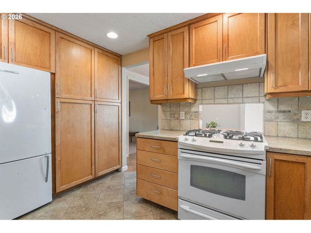 970 Nw 176TH Ave, Beaverton, OR 97006