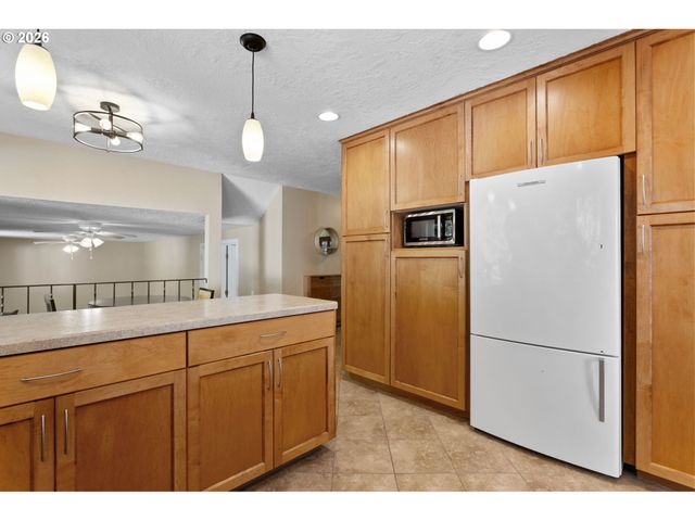 970 Nw 176TH Ave, Beaverton, OR 97006