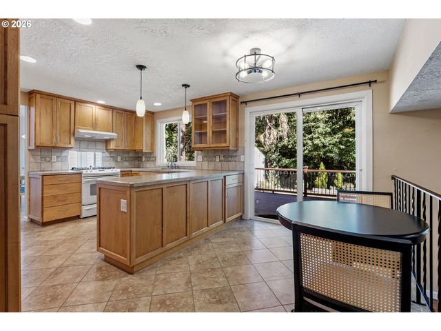 970 Nw 176TH Ave, Beaverton, OR 97006