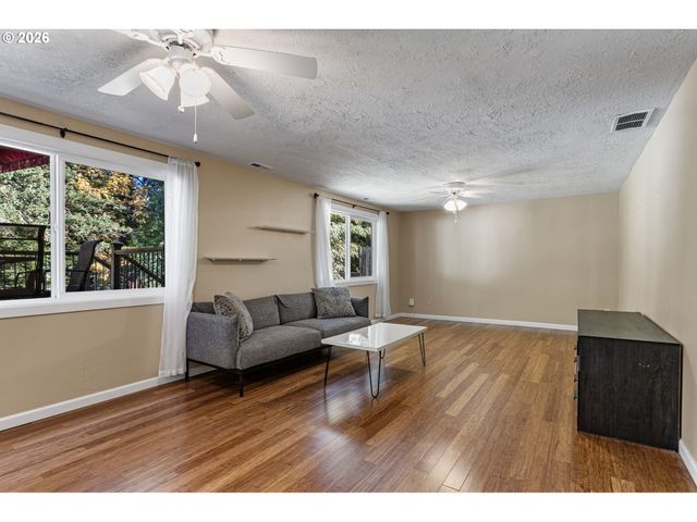 970 Nw 176TH Ave, Beaverton, OR 97006