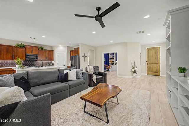 21117 N 37TH Run, Phoenix, AZ 85050