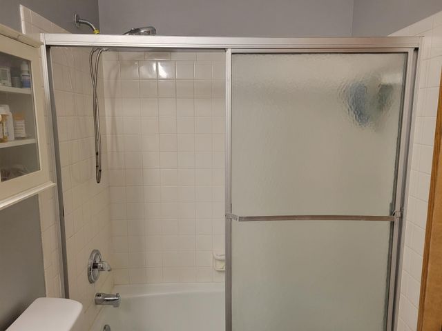 6594 Upper 35th Street N, Oakdale, MN 55128