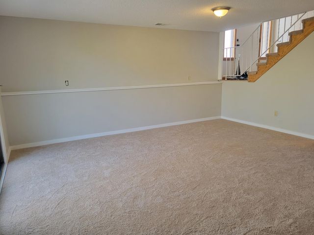 6594 Upper 35th Street N, Oakdale, MN 55128