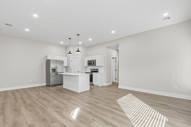 17124-26 W Lawson St Cir, Goddard, KS 67052